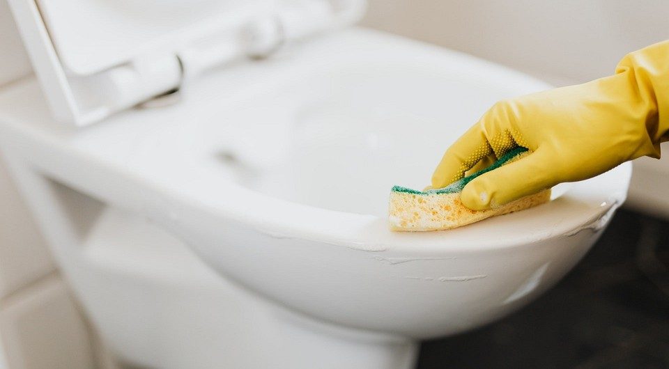 Jak odstranit vodní kámen v toaletní míse a zabránit jeho opětovnému vzniku? Zde je účinný způsob!